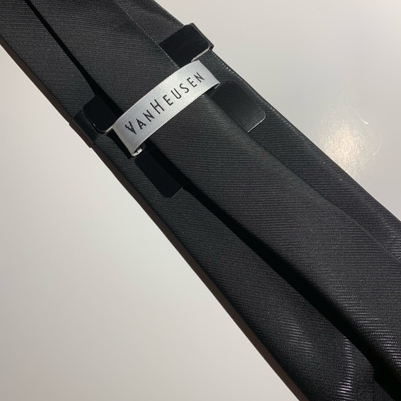 Van Heusen Men’s Black shine tie - Picture 2 of 5